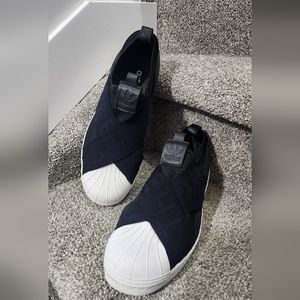 SLIP-ON ADIDAS SUPERSTAR SNEAKERS WITH WIDE CRISSCROSS STRAPS